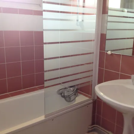 Enzo By Kyriad Direct فندق بونيوفيل