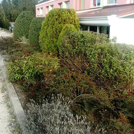 Enzo By Kyriad Direct * بونيوفيل