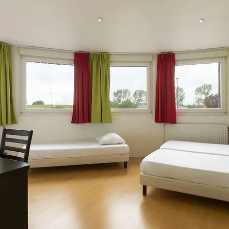 Enzo By Kyriad Direct فندق